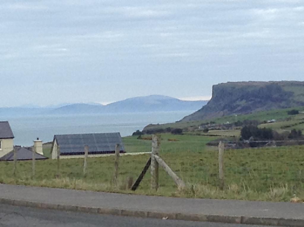 Corratavey Guest Accommodation Ballycastle Extérieur photo